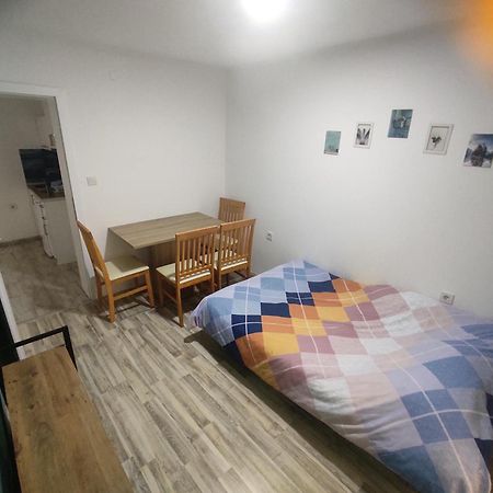 オフリドMadoxアパートメント 部屋 写真
